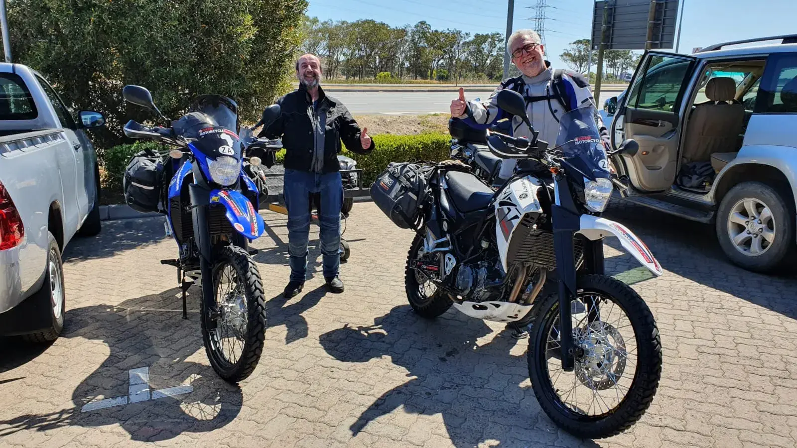 Motorradfahrer mit Motorrädern